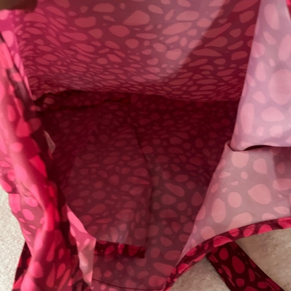 Avia Lightweight Shoulder Bag - Picture 7 of 8